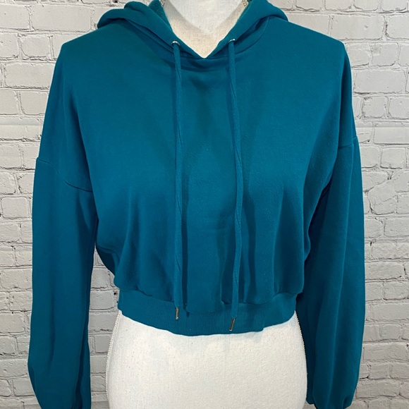 WILD FABLE Teal Cropped Pullover Hoodie